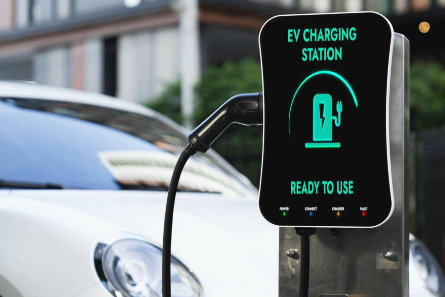 Jak naładować elektryka aby uniknąć problemów podczas jazdy?